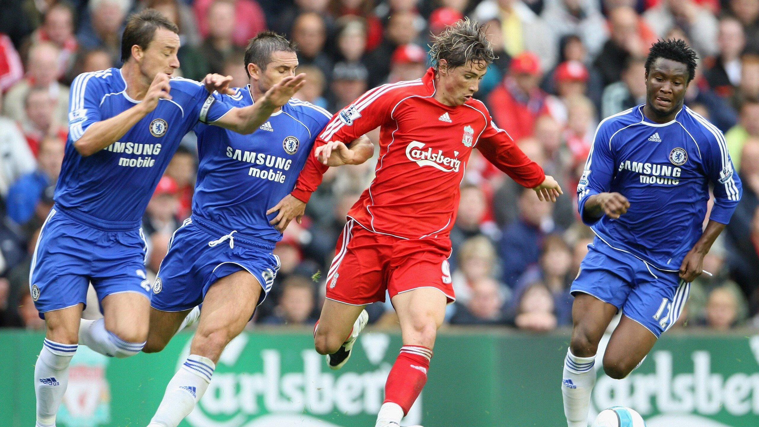 各国男子与女子足球联合训练营助力水平提升，足球男女差距