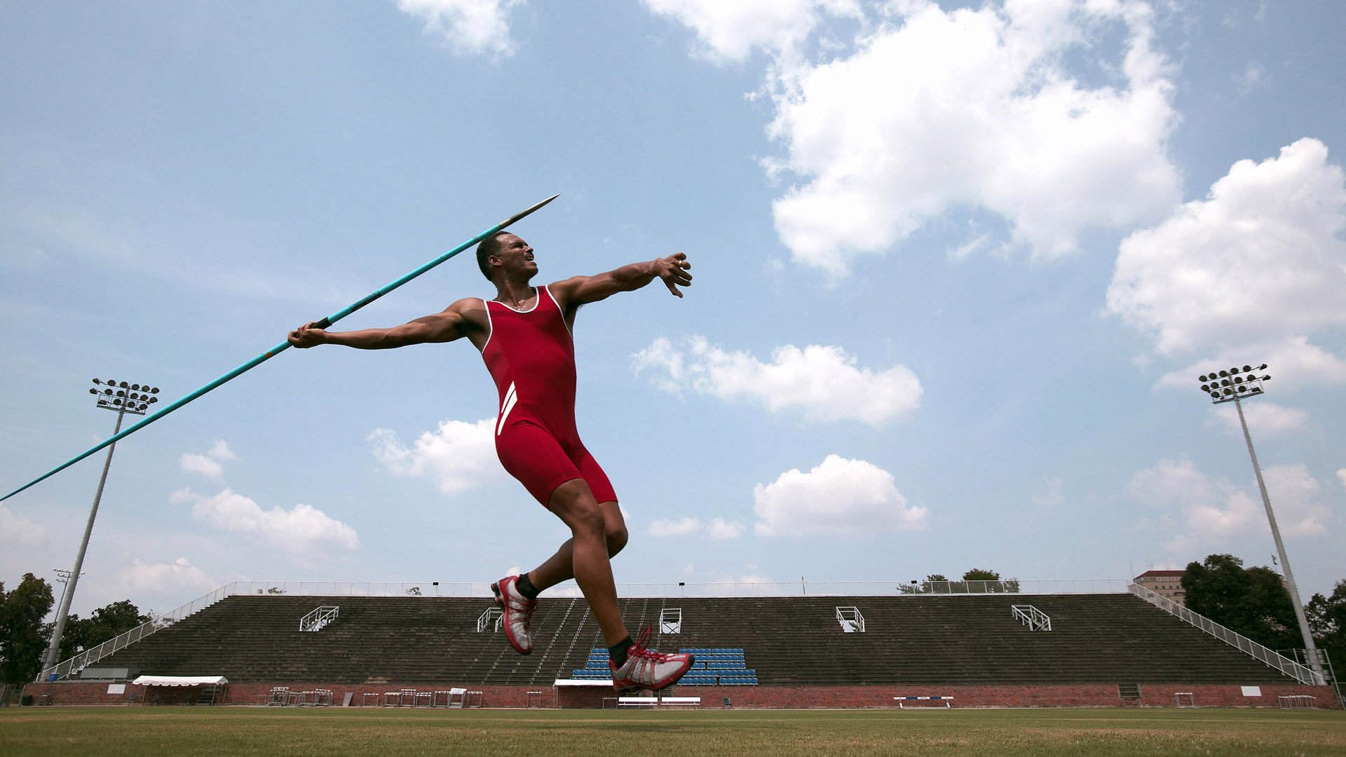 快船使用动捕技术优化球员跑动轨迹数据，快船训练视频